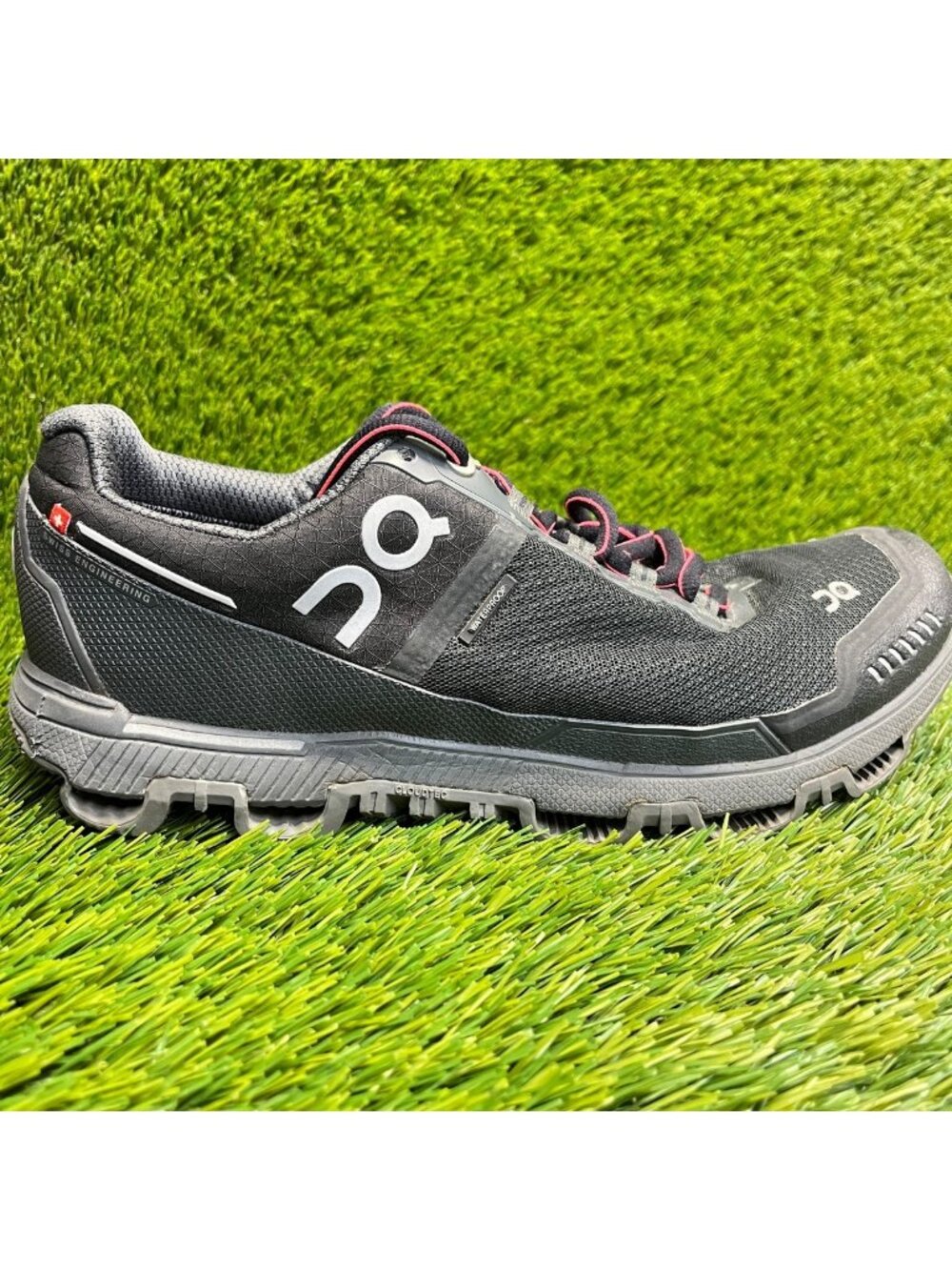 On Cloudventure Waterproof Mens Size 8.5 Black Gray Trail Hiking Shoes Sneakers
